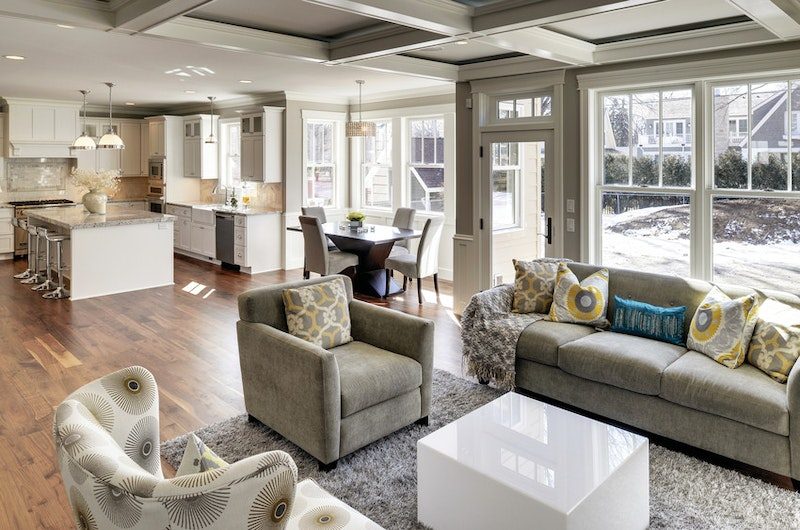 andersen-400series-windows-white-livingroom-openfloorplan-interior-1-woodwright