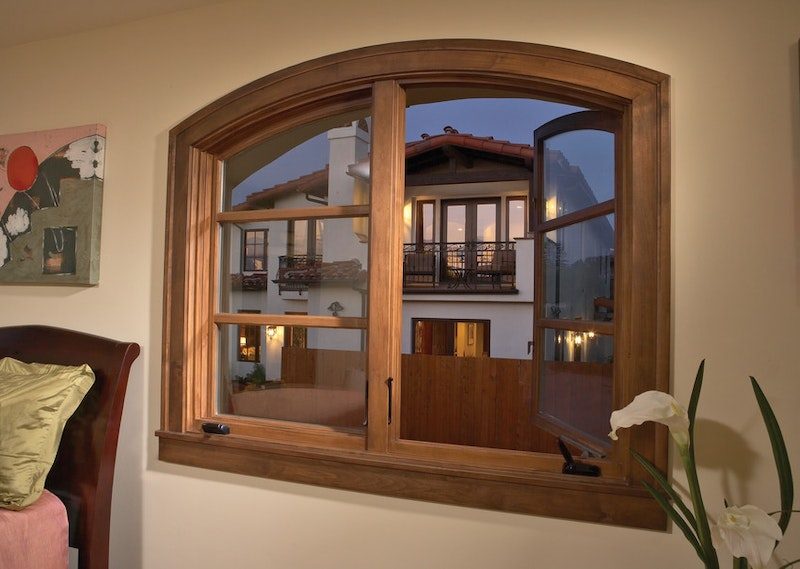 andersen-e-series-windows-woodstain-bedroom-interior-1